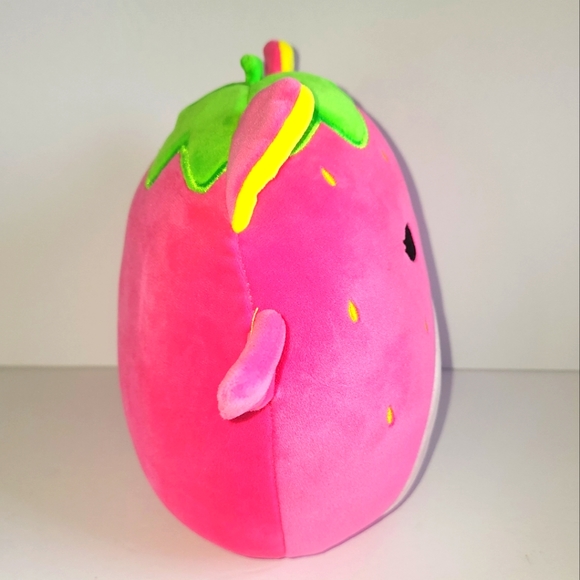 GWENDOLYN 🦇 Blacklight Pink Fruit Bat Original Squishmallow by Kelly Toy☆》NWT《☆ - Picture 6 of 8